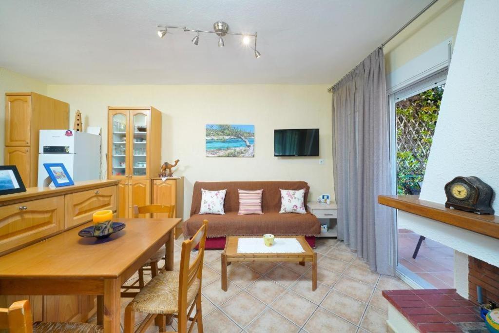 크리시 아모우디아 Golden Beach Maisonettes 빌라 객실 사진